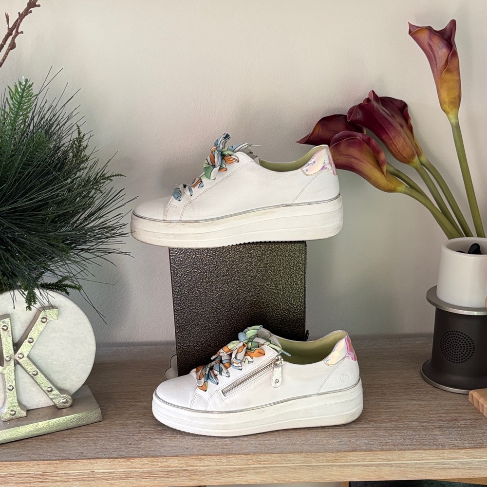 Remonte White Sneakers with Colorful Laces